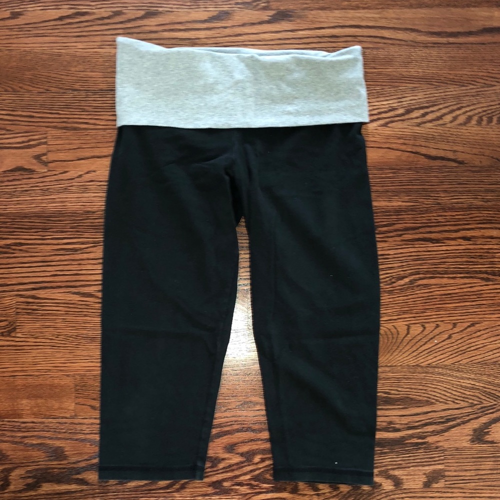 Victoria’s Secret crop leggings